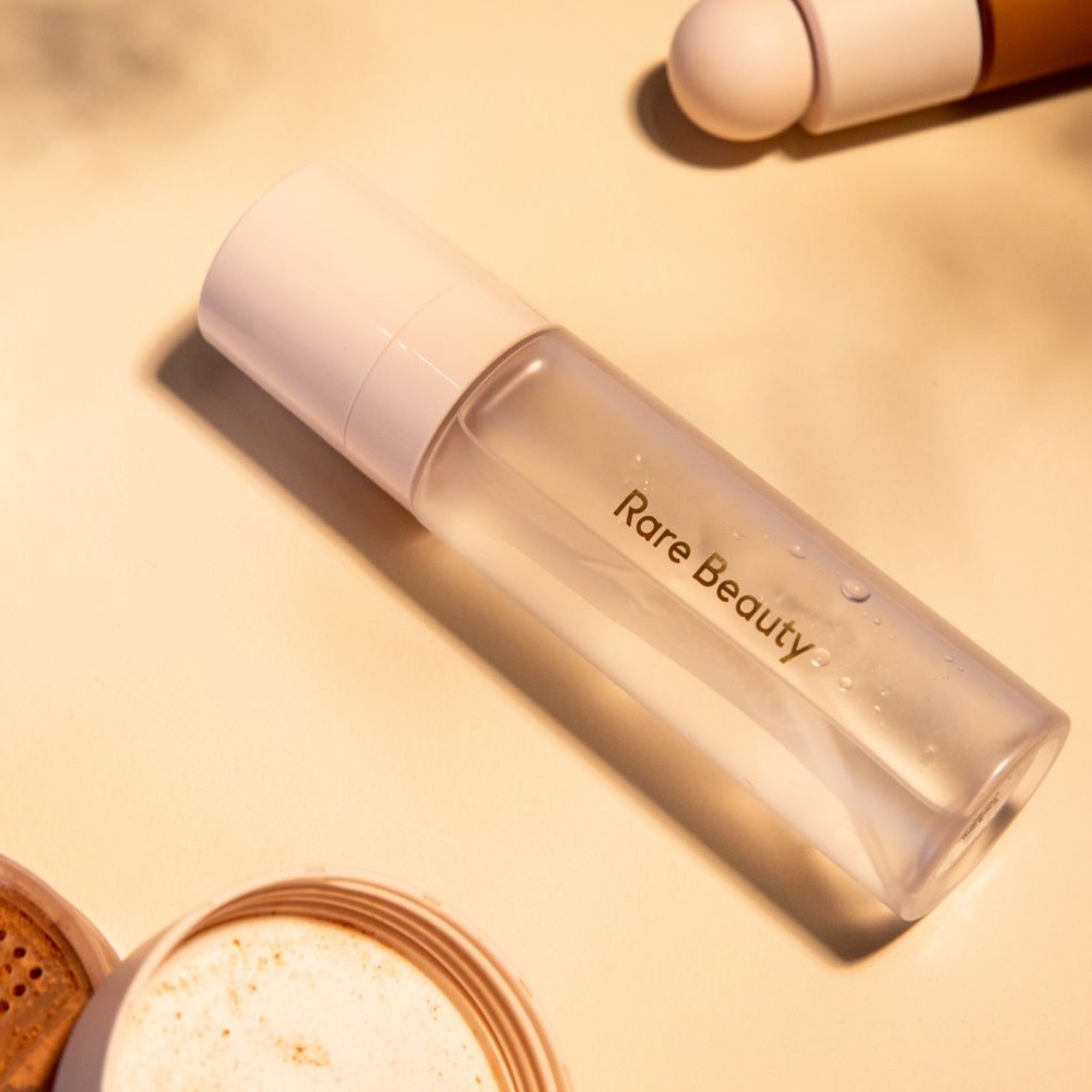 Rare Beauty Always An Optimist 4-in-1 Prime & Set Mist 1.18 fl oz / 35 mL - Imagen 3